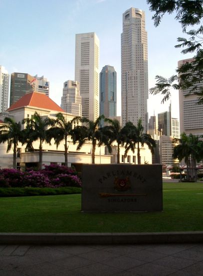 Skyline von Singapore und Parlament