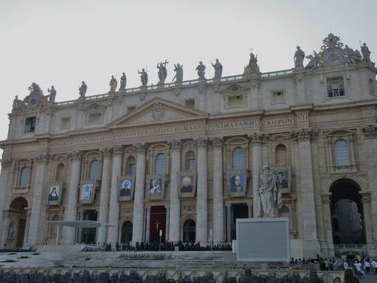 Einlass zum Petersdom