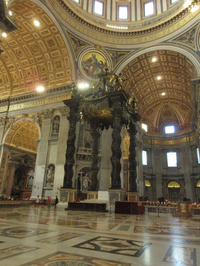 Bronzebaldachin im Petersdom