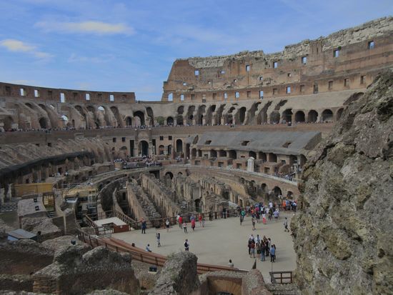 Im Inneren des Colosseums
