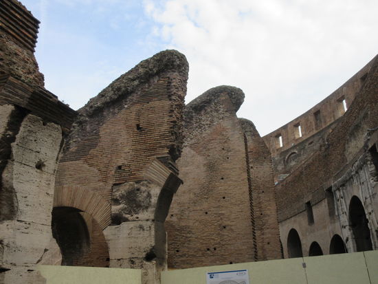 Gigantisches Bauwerk