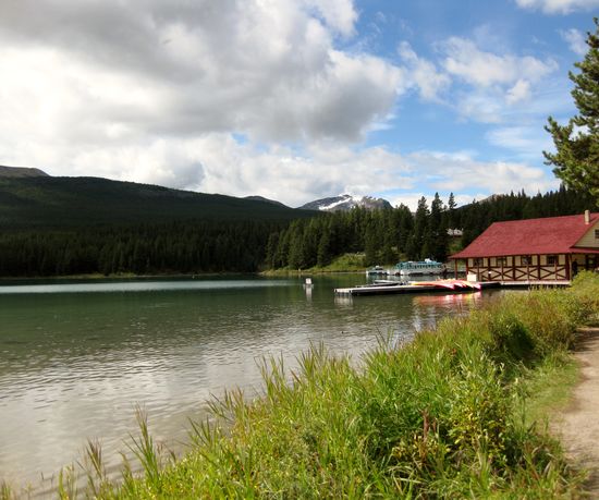Curly Philip Boathouse