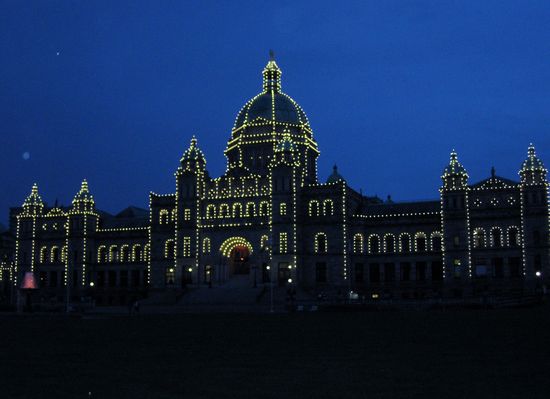 Beleuchtetes Parlamentsgebäude