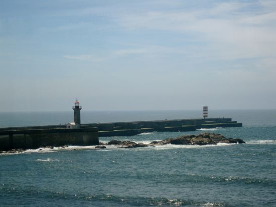 Mole mit den zwei Leuchttürmen