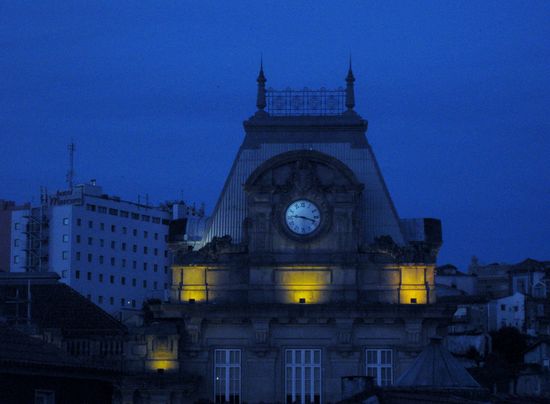 Der Bahnhof bei Nacht