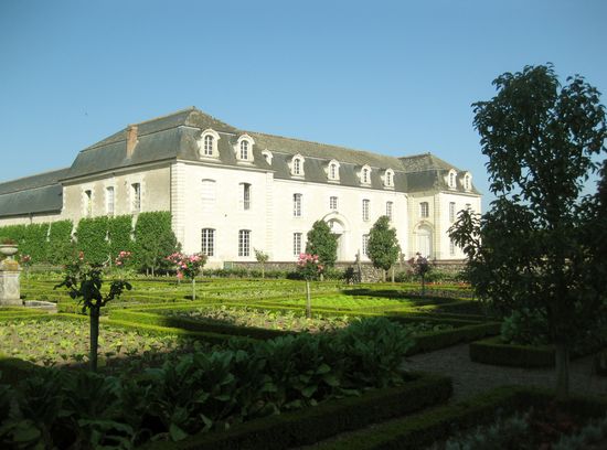Gemüsegarten und Wirtschaftsgebäude