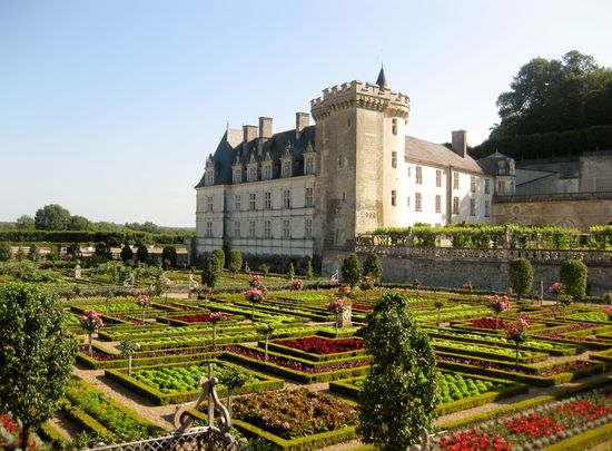 Schloss und Ziergarten