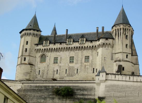 Schloss mit den mächtigen Türmen