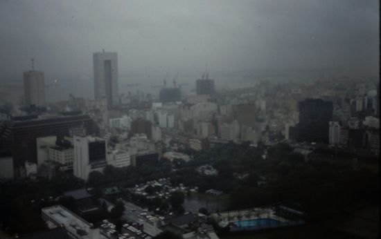 Blick vom Tokyo Tower bei Regen