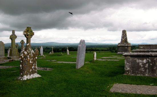 Dunkle Wolken beim  Rock of Cashel