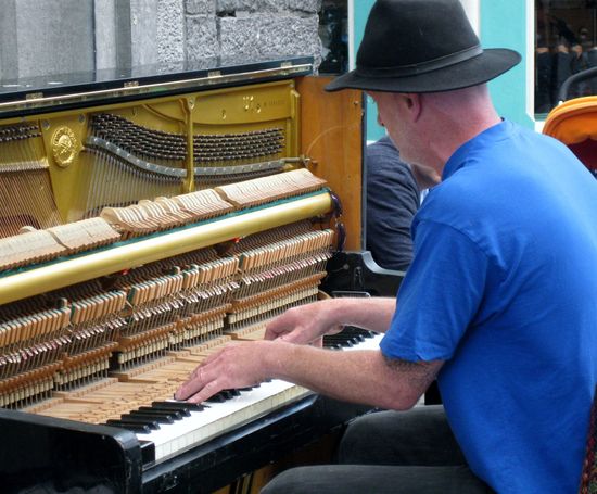 "Der Mann am Klavier..."