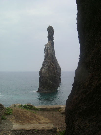 Felsen an der Küstenstrasse
