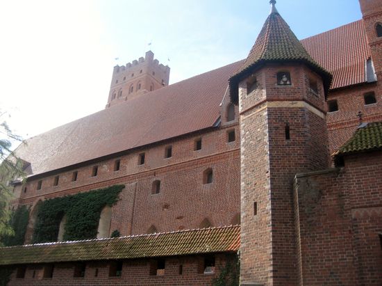 Vortoranlage und Hochschloss