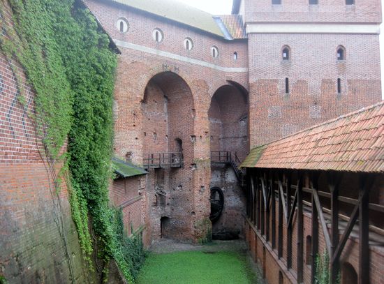 Blick in den Burggraben