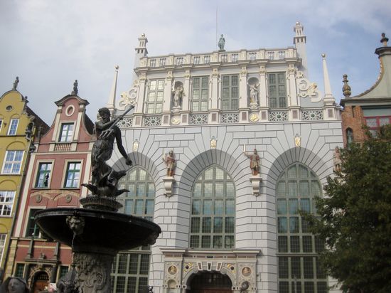 Artushaus und Neptunbrunnen