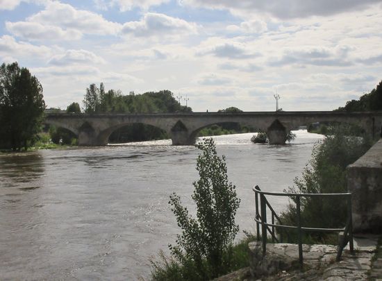 Pont George V. - die älteste Brücke