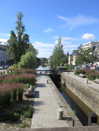 Alte Schleuse am Canal Dille-et-Rhone