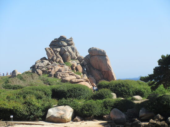 Hohe Felsformationen