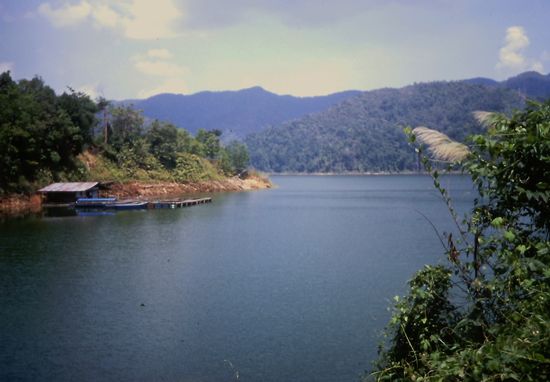Lake Temenggor