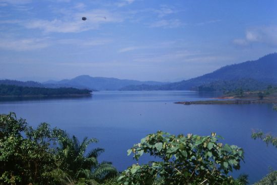 Kenyir Lake