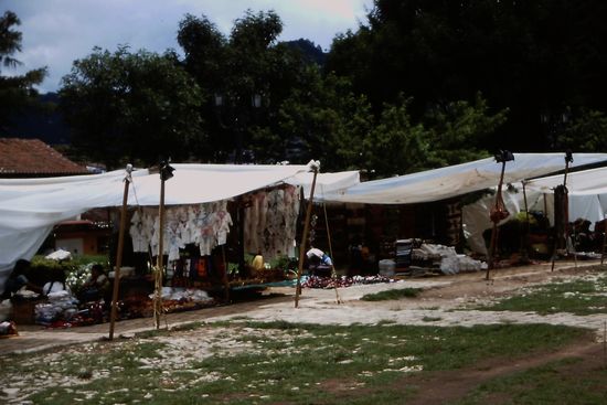Verkaufsbuden bei Agua Azul