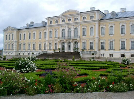 Schloss und Garten