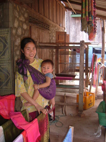 Teppichknüoferin in Bang Xang Hai