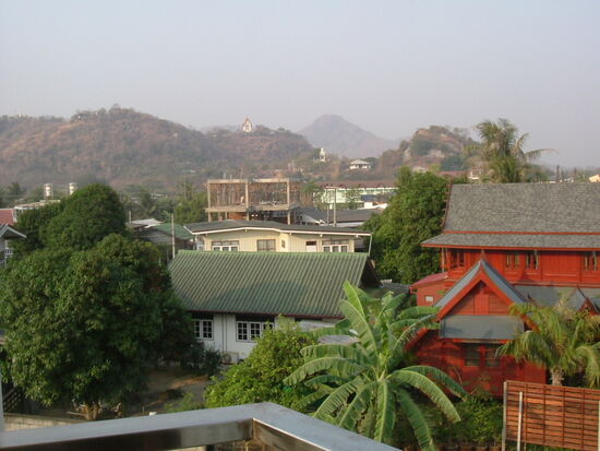 Die "Schokoladenseite" sichtmässig vom Apartmenthaus