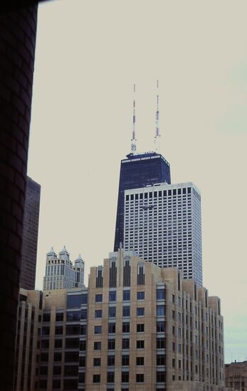 John Hannock Center im Hintergrund