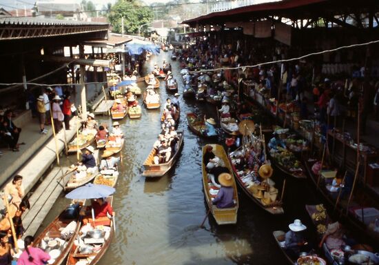 Floating Markets