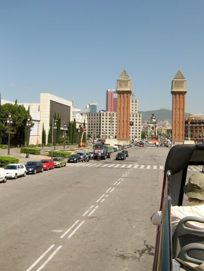 Blick auf Plaza de Espana vom Sightseeing-Bus