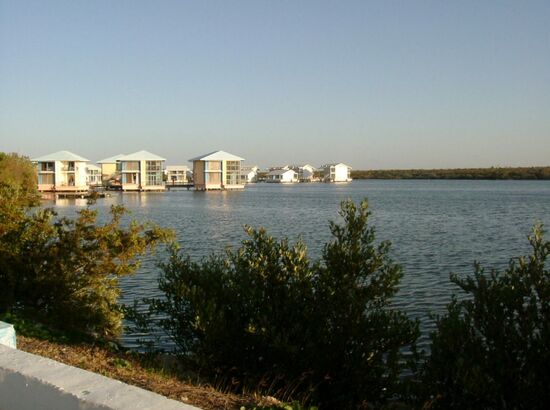 Bungalows in der Lagune