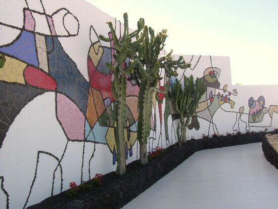 Bunt gestaletete Mauer