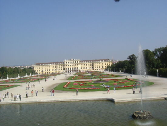 Das Schloss und die Gärten