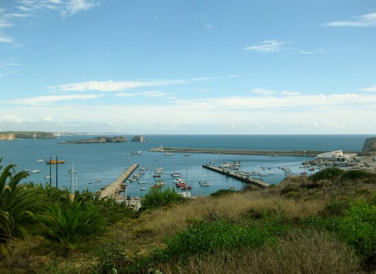 Blick auf den kleinen Hafen von Sagres