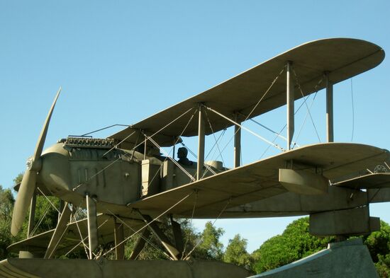 Nachbau eines Wasserflugzeugs