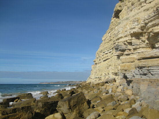 Steilküste am Praia Porto do Mos