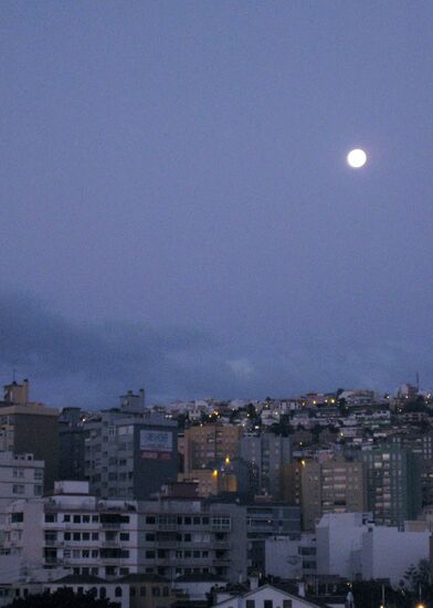 Vollmond über Santa Cruz