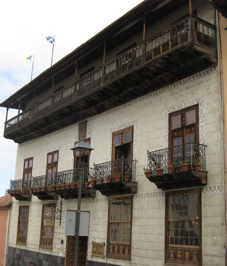 Casa de Balcones