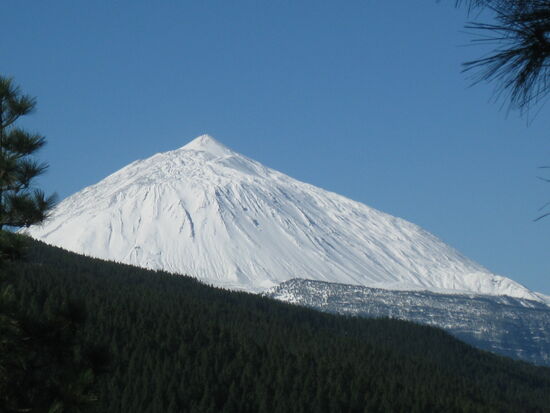 Der schneebedeckte Teide