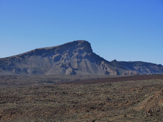 Geröllhalde vor den hohen Bergen