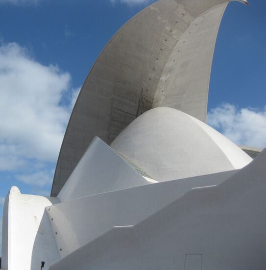 Sich neigende Flügel