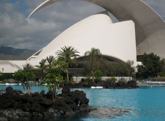 Blick vom Parque Maritim auf das Auditorio