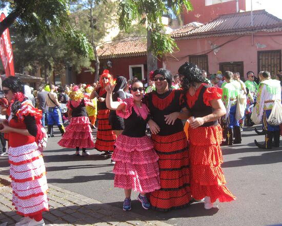 Karnevalstreiben in der Calle de la Noria