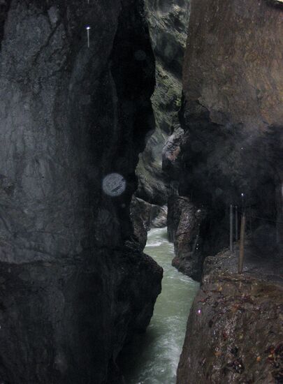 Es wird immer enger und dunkler