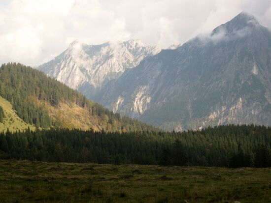 Wandern mitten in der Bergwelt