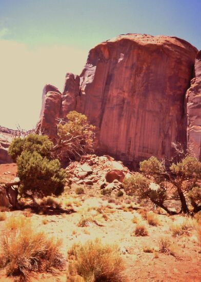 Ein mnächtiger Felsen