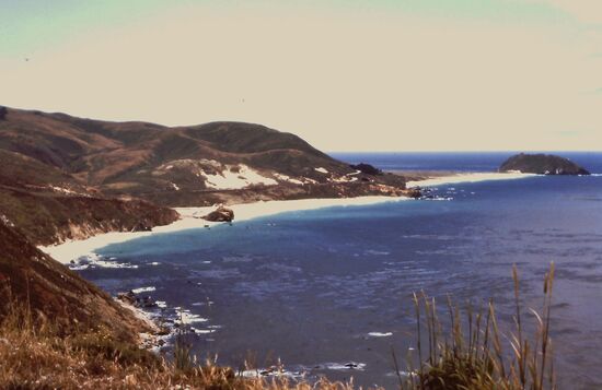 Buchten mit kleinen Stränden