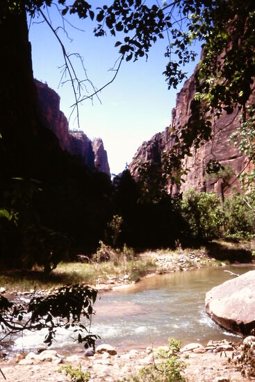 Hier muss man den kleinen Fluss queren