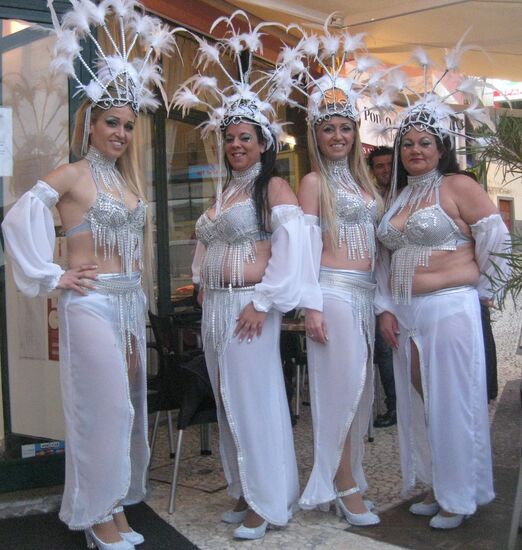 Ich hatte gefragt und die Damen haben gern posiert...